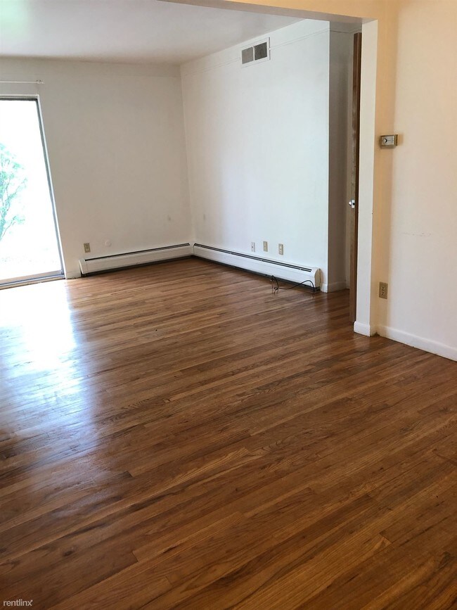 Building Photo - 2 br, 1 bath Condo - 1201 Island Dr