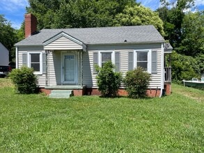 Building Photo - 825 Churchill Dr
