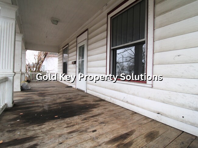 Foto del edificio - Updated 3 BR 1 BA House with Covered Porch and Central Air (SECTION 8 APPROVED)