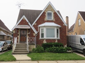 Building Photo - 6957 W Fletcher St
