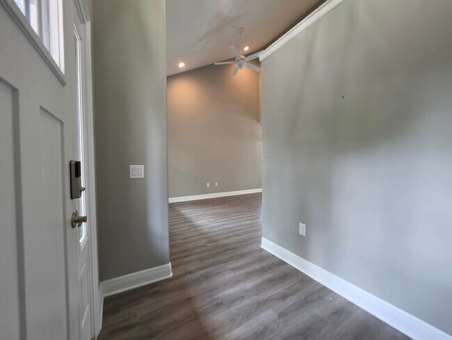 Foto del edificio - 2331 Hadleigh Hills Ct