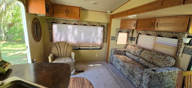 Building Photo - 1 Bed 1 Bath camper