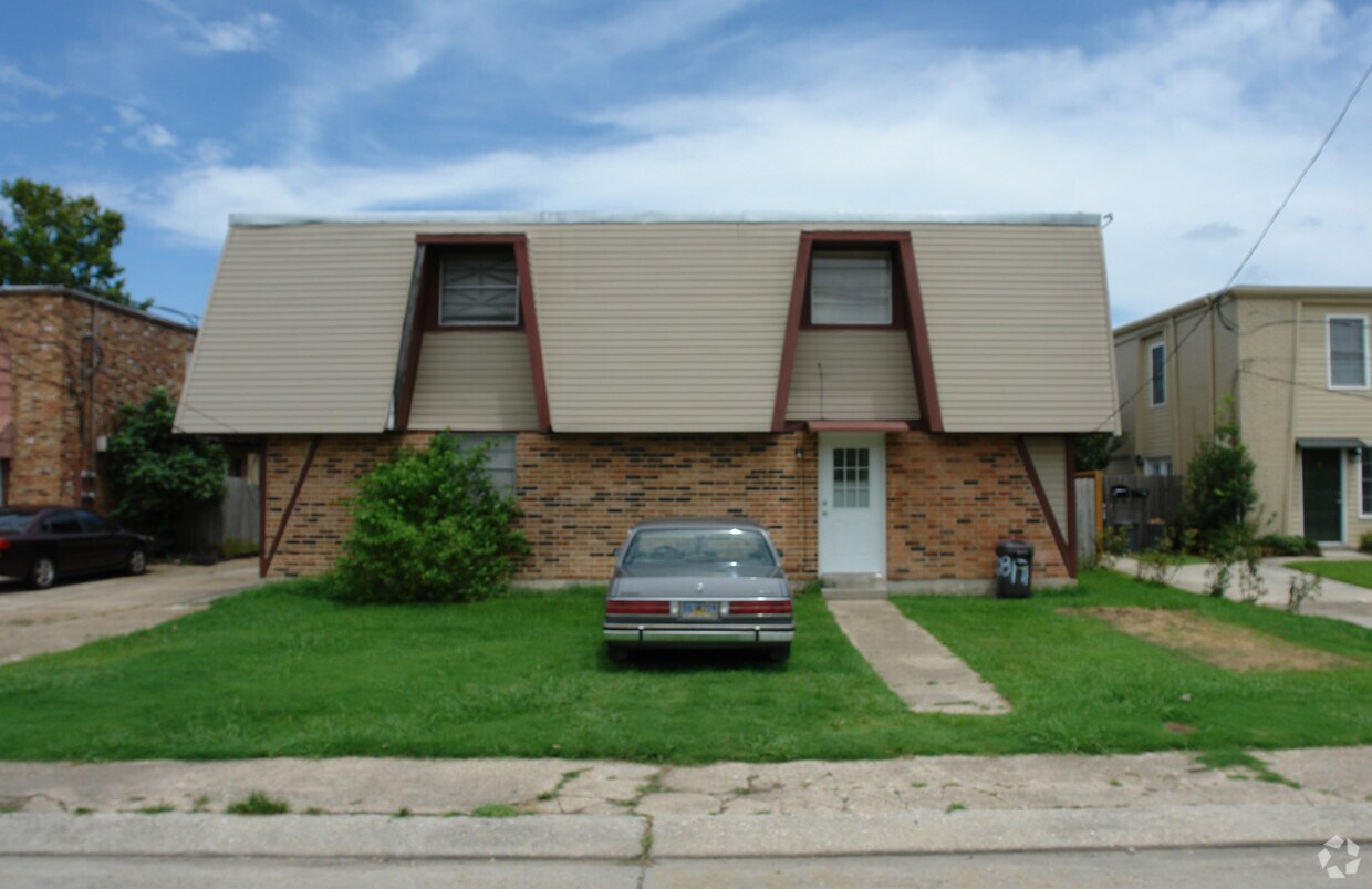 Foto del edificio - 2811 Quincy St