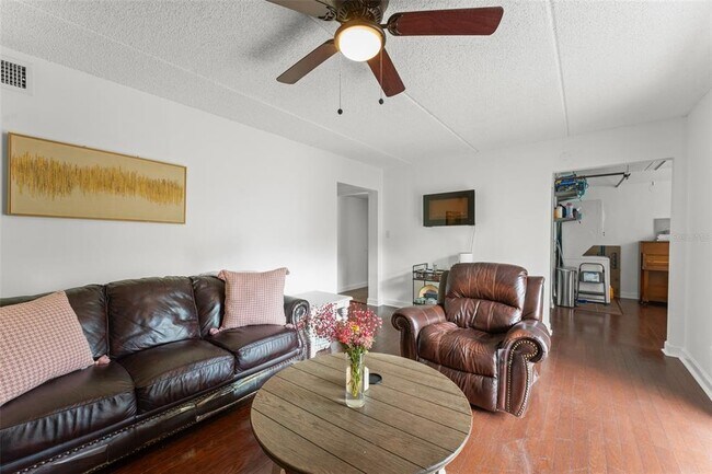 Foto del edificio - 225 Lewfield Cir