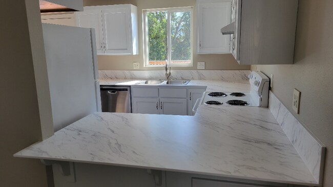 Foto del edificio - 4173 Glacier View Dr