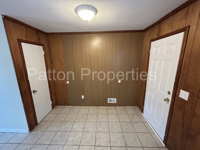 Building Photo - 7034 Fairmont Rd