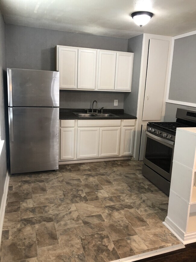 Building Photo - MULFORD MULTI FAMILY
