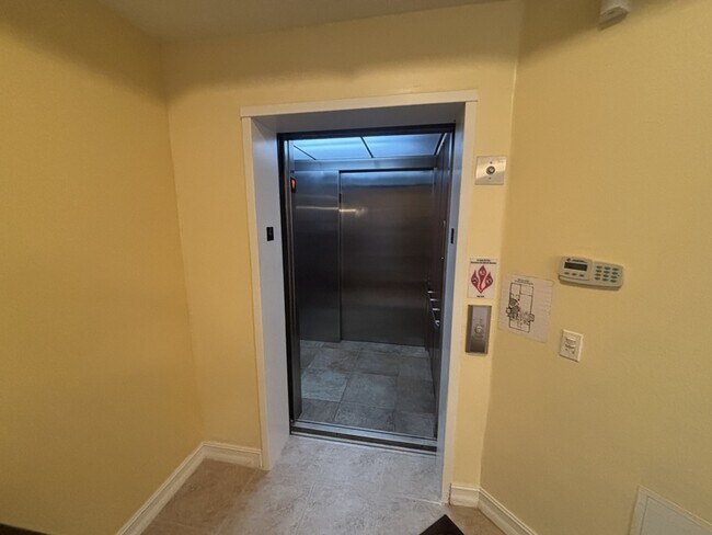 Foto del edificio - 85 Vivante Blvd