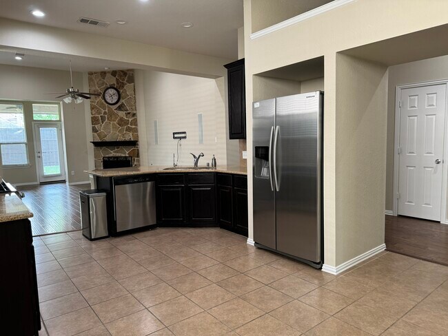 Building Photo - 10525 Sexton Dr