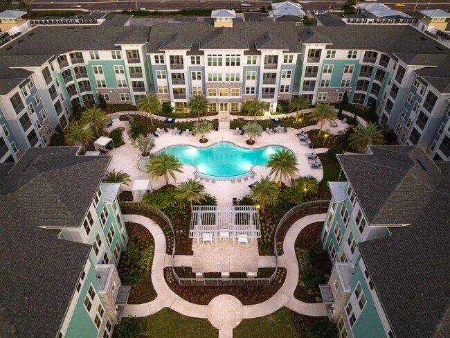 Building Photo - The Addison Skyway Marina