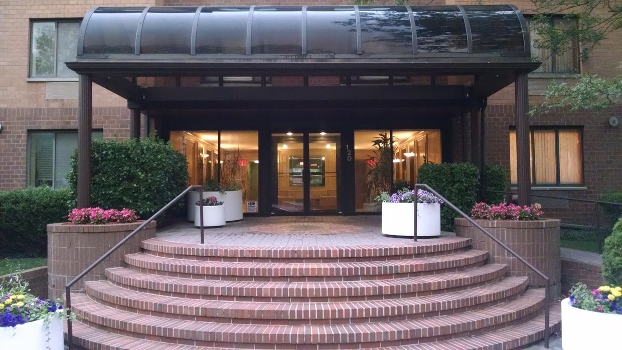 120 Wellington Ct, Staten Island, NY 10314 Condo for Rent in Staten