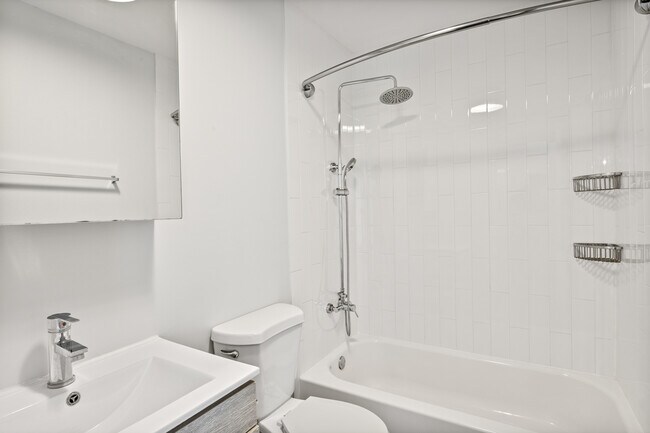 Foto del edificio - 5411 N Winthrop Ave