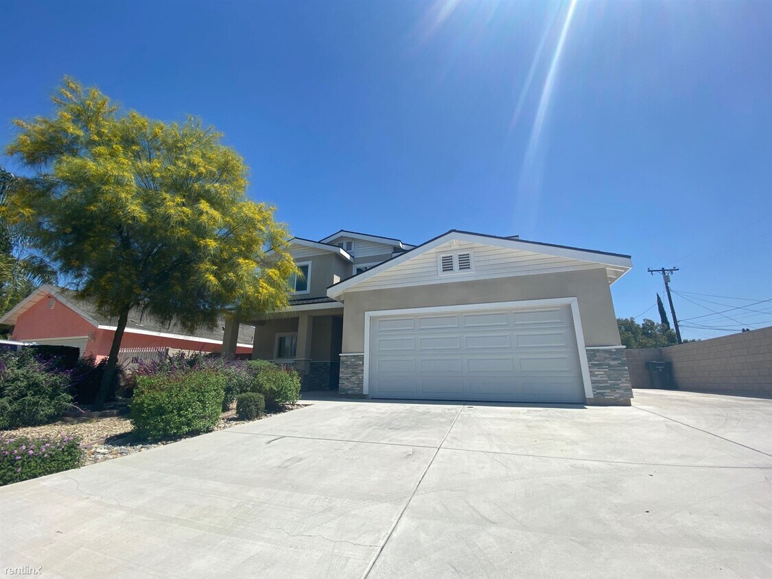 Primary Photo - 4 br, 3 bath House - 1518 Arroyo Avenue