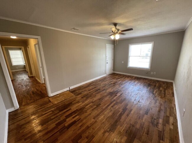 Foto del edificio - 815 16th Ave NW
