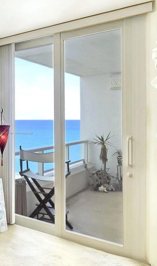 Building Photo - 5005 Collins Ave