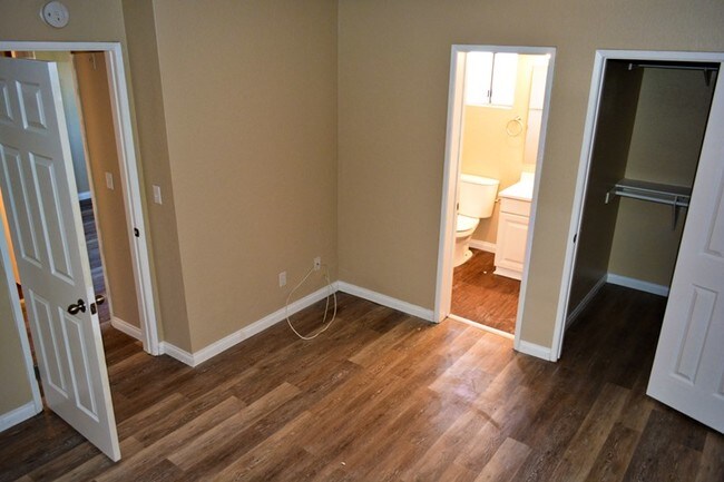 Building Photo - 8410 Los Coches Rd