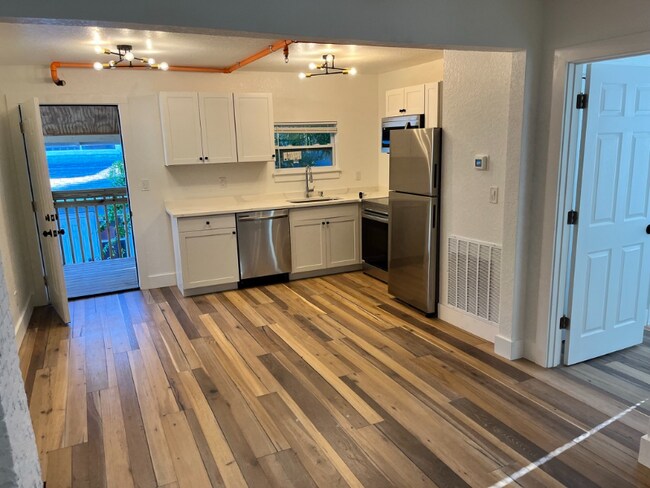 Building Photo - 2745 2nd Ave S