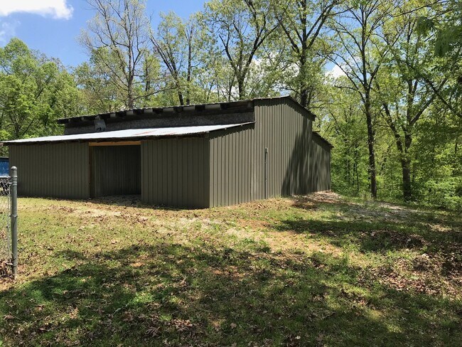 Foto del edificio - Country living close to town -814 CR 450