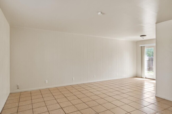 Building Photo - 1309 Ave P