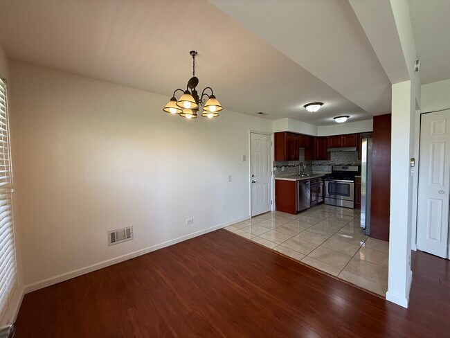 Building Photo - 1781 Queensbury Cir