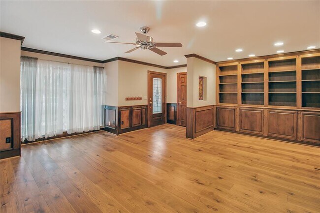 Foto del edificio - 452 N Post Oak Ln