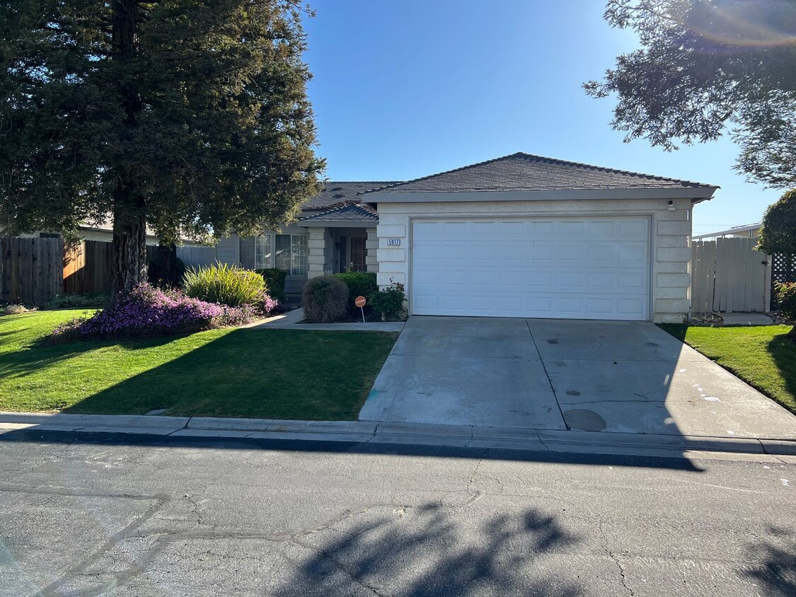 Primary Photo - Gated community house ready to move in