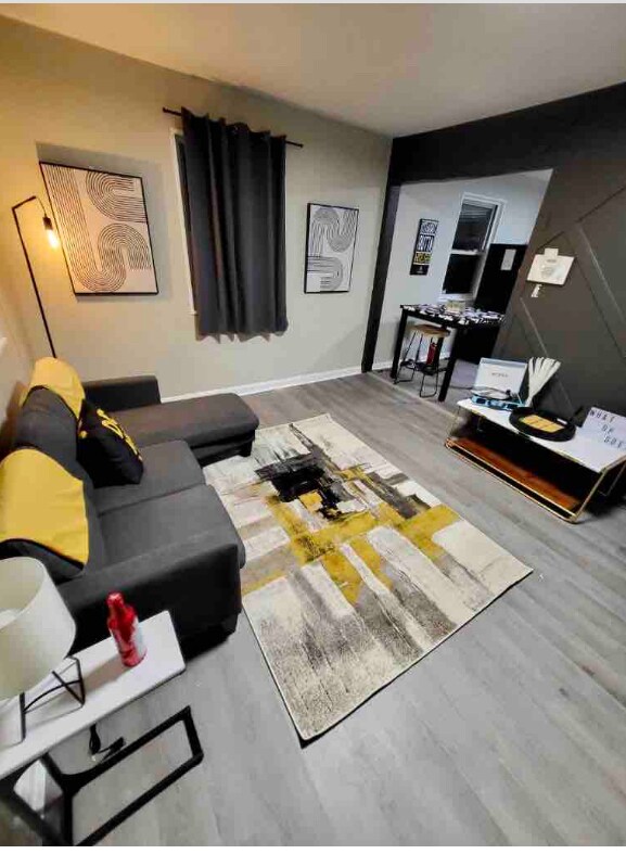 Foto principal - 914 Highview Dr
