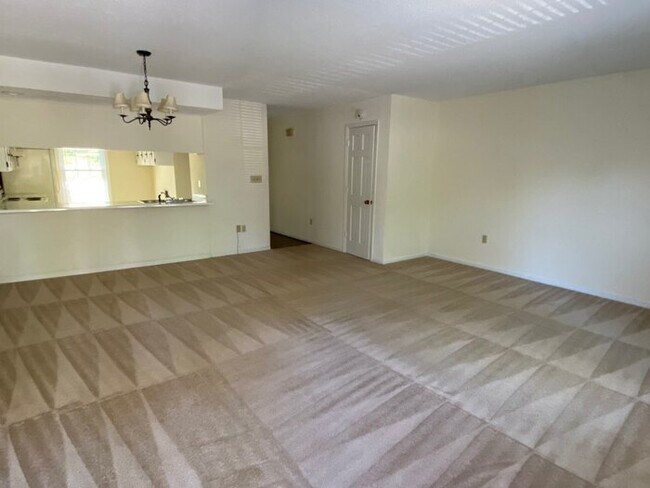 Building Photo - 117 Winfield