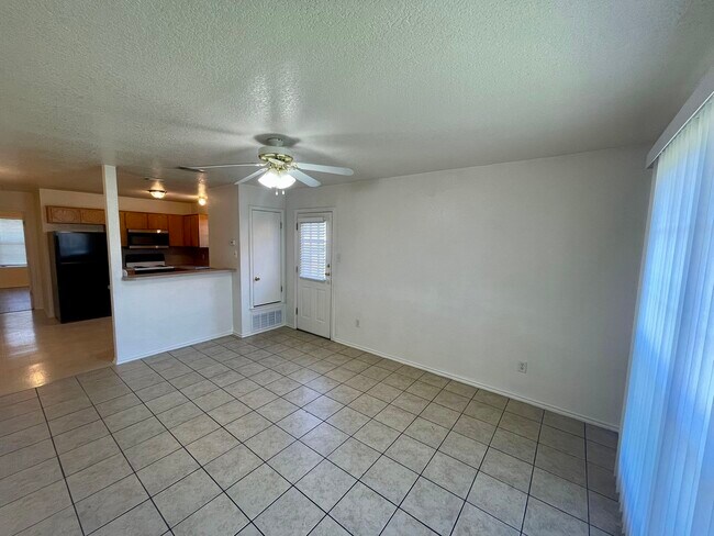 Building Photo - 4409 Abigail Dr