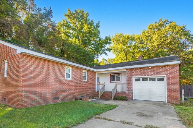 Photo - 4 Bed 2 Bath Home for Rent !