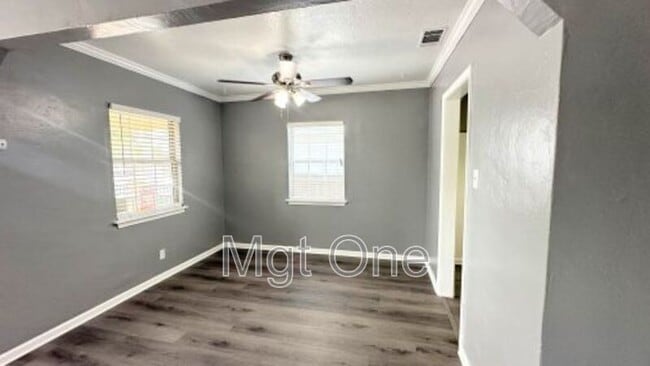 Photo - 4637 Central Ave House