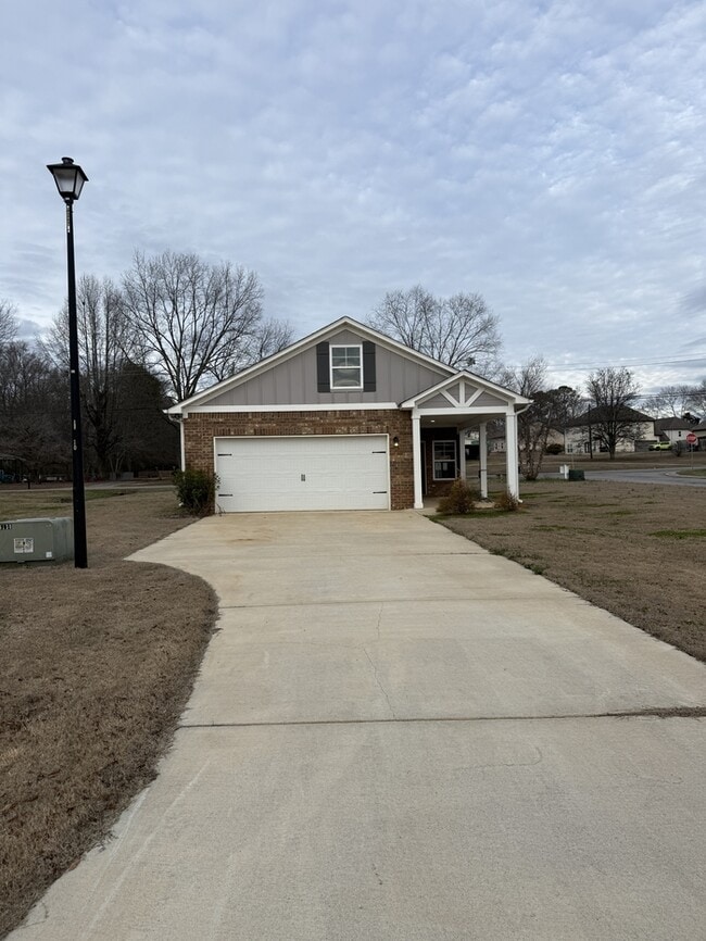 Building Photo - 7253 Owen Park Cir