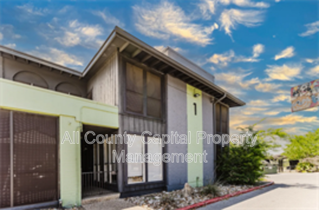 Building Photo - 909 Reinli St