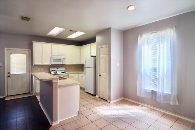 Foto del edificio - 14306 Melody Glen Ln