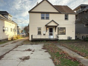 Building Photo - 320 E Indiana Ave