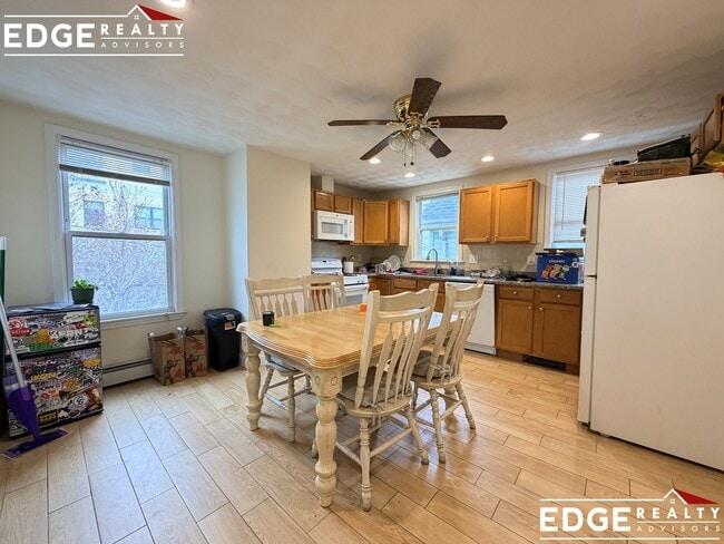 1092-1098 Cambridge St. Unit 1094 - 1092-1098 Cambridge St. Unit 1094 Apartment