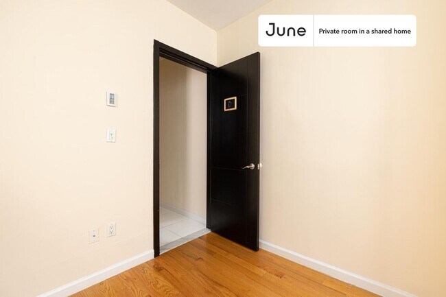 Building Photo - Room in Shared 4 bed/2 bath home