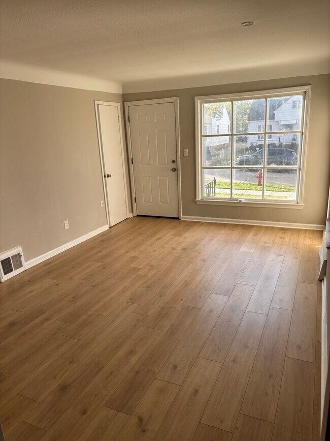 Foto del edificio - Maple Heights Single Home