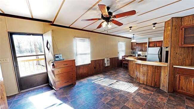 Building Photo - 456 County Rd 4 W