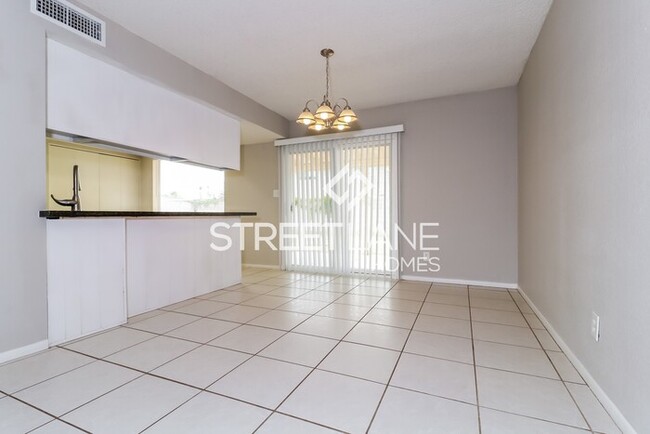 Foto del edificio - Beautiful 3 Bedroom 2 Bathroom Home in Pho...