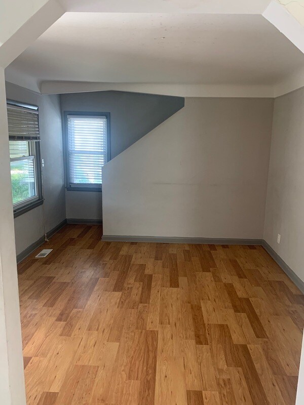 Foto del edificio - 24528 Grove Ave