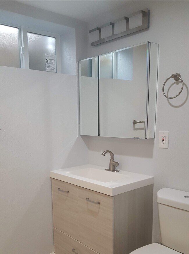 Foto del edificio - 1575 S Clermont St