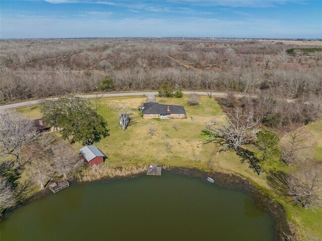 Building Photo - 140 Lakewood Dr