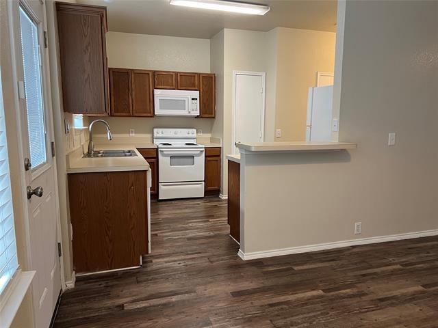 Building Photo - 10605 Astor Dr