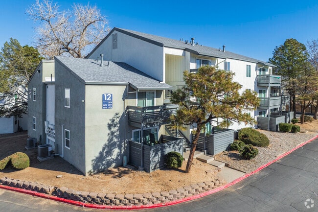 Building Photo - Pinewood Estates