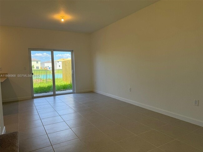 Building Photo - 2794 SE 26th Ave