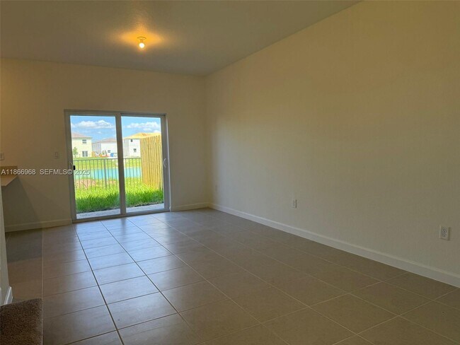 Foto del edificio - 2794 SE 26th Ave