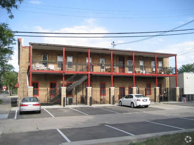 Building Photo - 2222 Central Ave NE