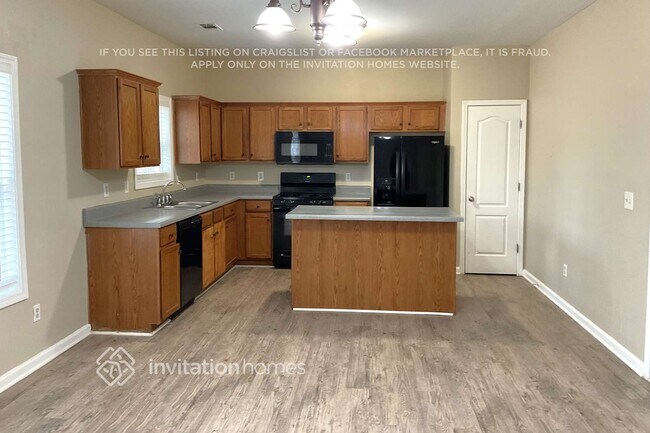Building Photo - 100 Barberry Ln