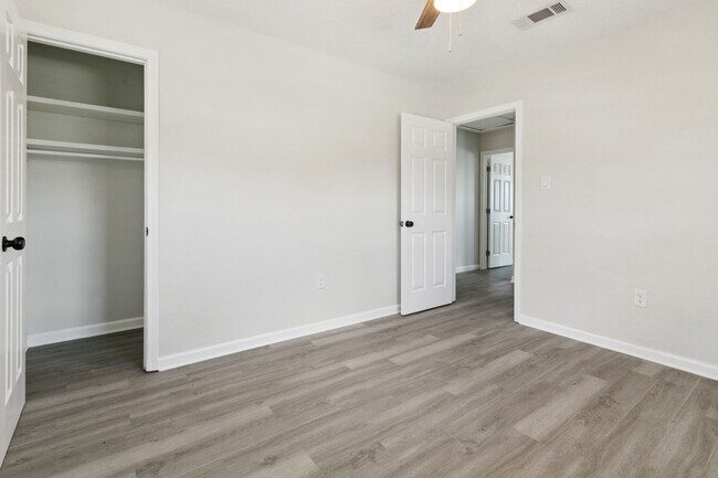 Foto del edificio - 1116 Tallow Tree Ln